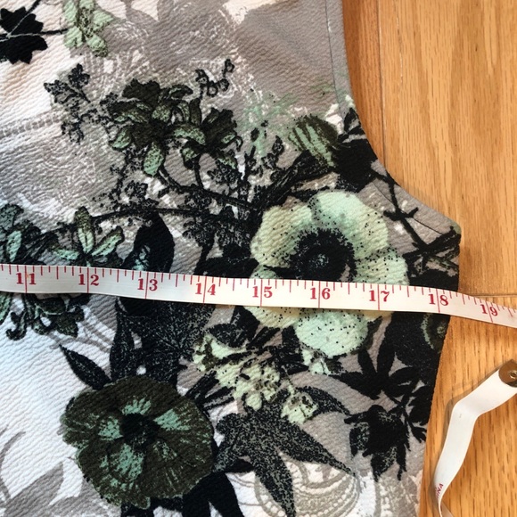 COPY - Green and white camisole - Picture 3 of 4